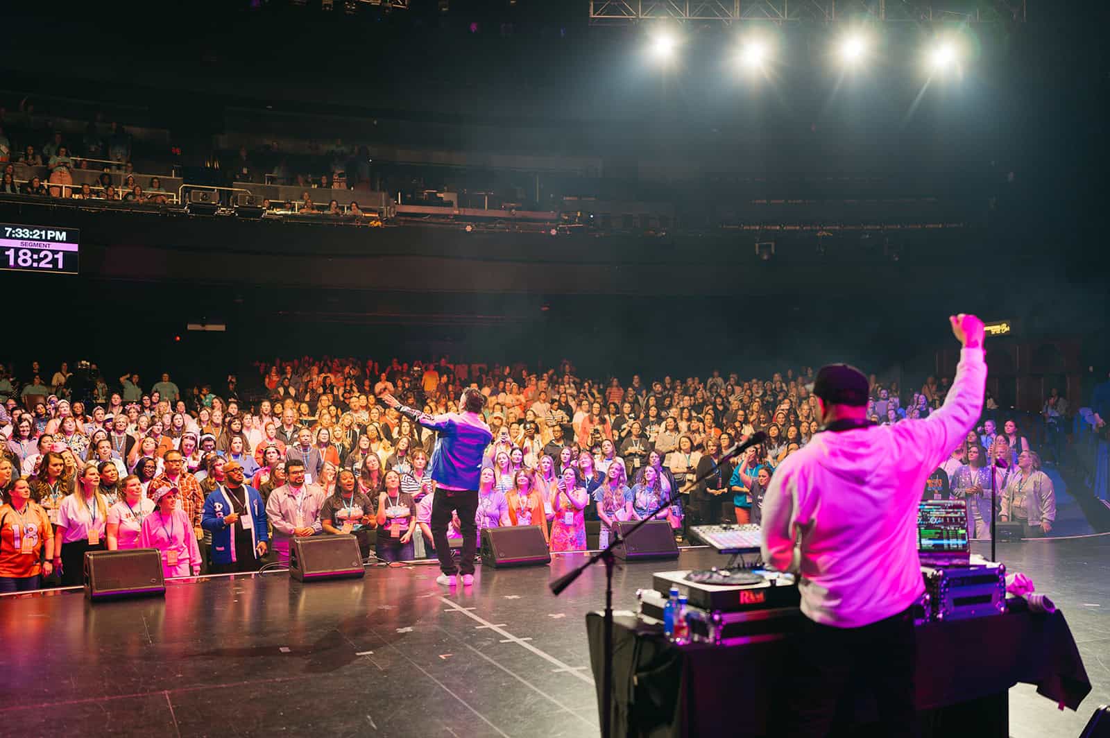 Reliable uplink internet for livestream in Las Vegas convention centers