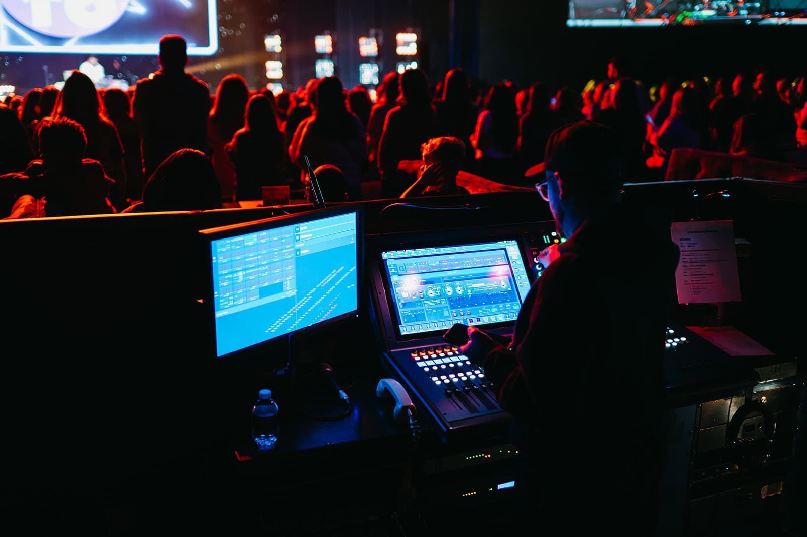 Event Internet Rental in Las Vegas PopUp WiFi supporting an AV tech during a live conference