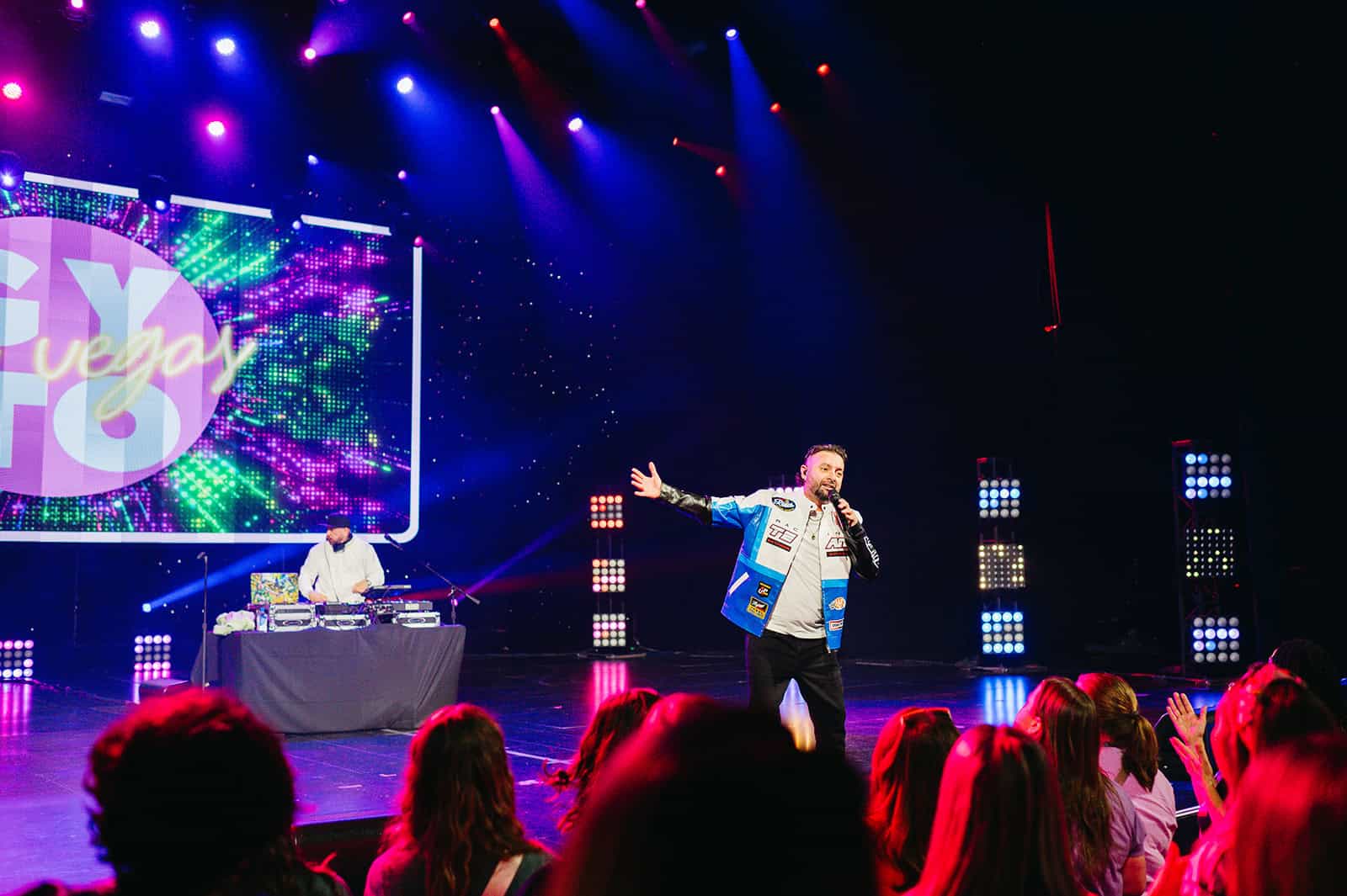 Event presenter onsite with a live stream connected by PopUp WiFI bonded cellular internet